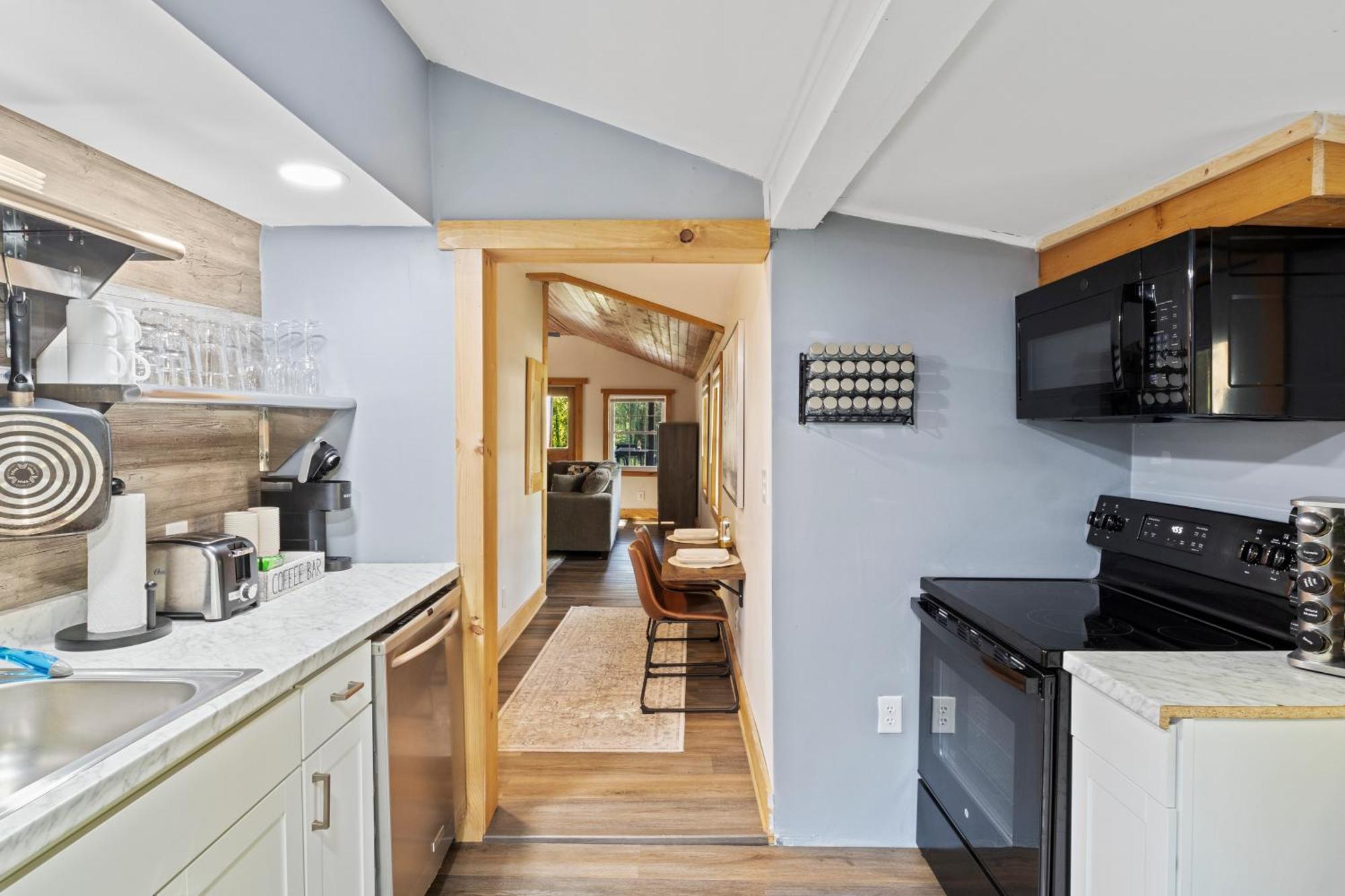 Cozy Home W/ King Bed & Lake Access Canandaigua Eksteriør billede
